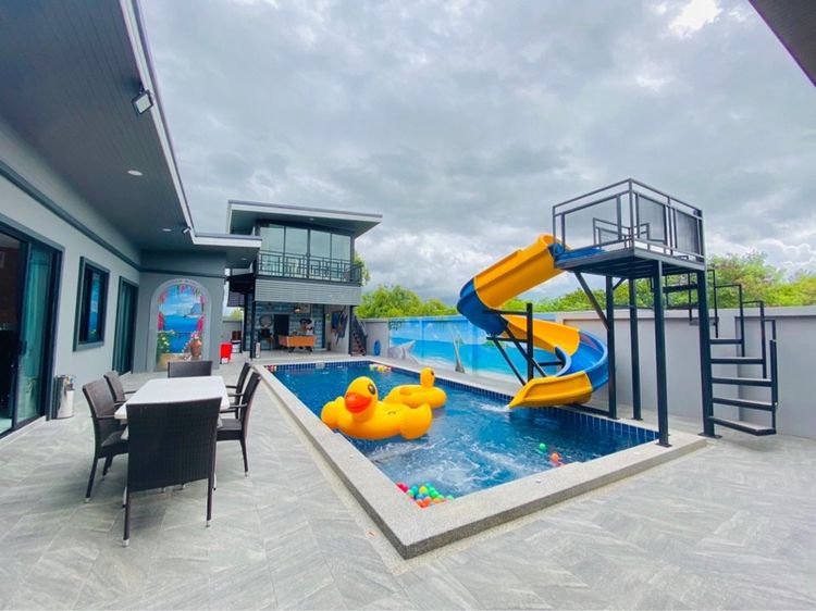 poolvilla