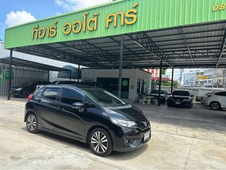 Honda Jazz 1.5SV รุ่นท็อป ปี2017 เกียร์ออโต้ รถมือเดียวป้ายแดง ไม่มีชนหนัก ไม่เคยน้ำท่วม ไม่เคยติดแก๊ส สภาพสวยพร้อมใช้งาน