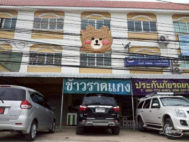 ขายอาคารพาณิชย์ 3 ชั้น ริมถนนสุขุมวิท กม.5 สัตหีบ  เยื้องสนามกีฬาราชนาวี 
