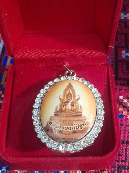 พระพุทธชินราชจี้เข็มกลัด