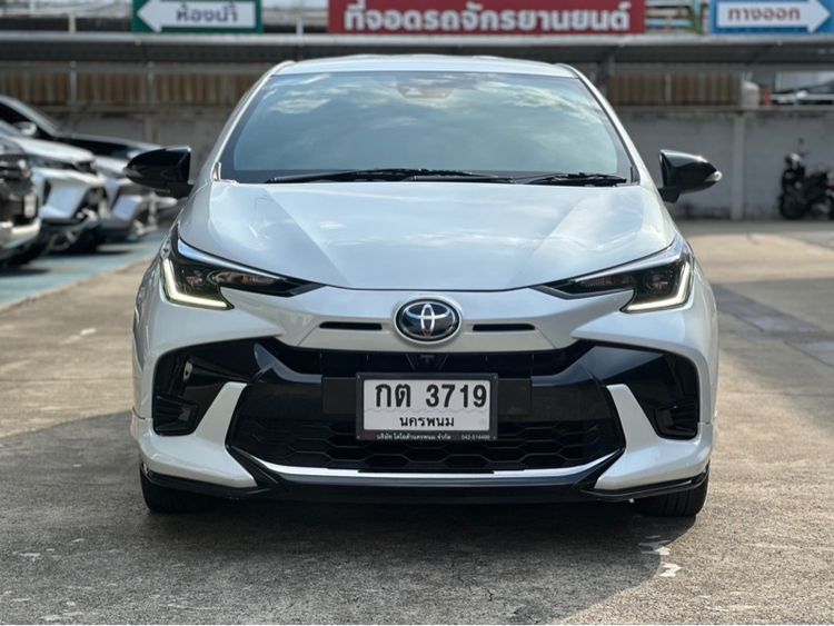 รถ Toyota Yaris 1.2 Premium สี ขาว