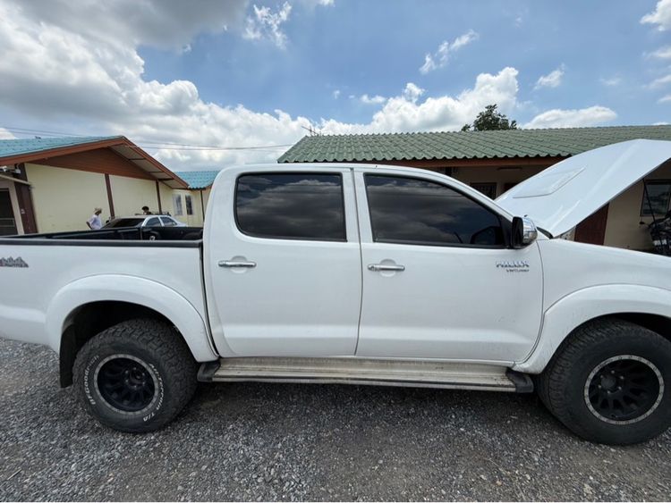 รถ Toyota Hilux Vigo Champ Double Cab 2.5 G VNT สี ขาว