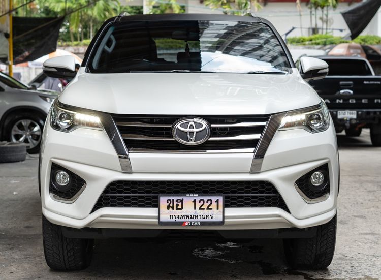 2017 TOYOTA FORTUNER 2.8 TRD SPORTIVO BLACK TOP เลขไมล์80,000กิโลแท้ รุ่นTOP รถบ้าน มือเดียว สภาพดีมาก ไม่เคยชน