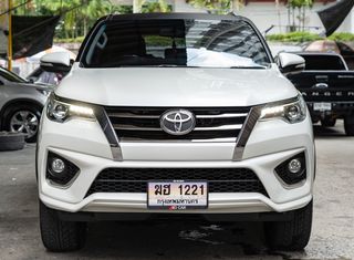 2017 TOYOTA FORTUNER 2.8 TRD SPORTIVO BLACK TOP เลขไมล์80,000กิโลแท้ รุ่นTOP รถบ้าน มือเดียว สภาพดีมาก ไม่เคยชน