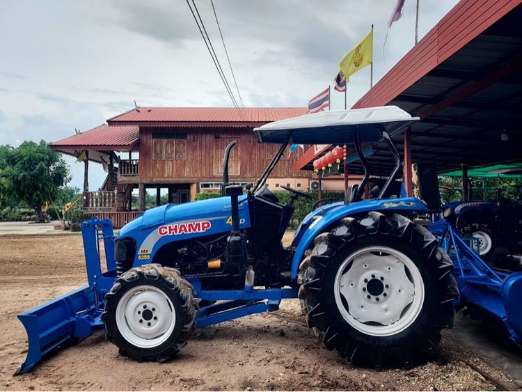 ขายรถไถแชมป์ 55แรงม้า พร้อมอุปกรณ์2ชิ้น เลือกอุปกรณ์หลังได้1ชิ้น โรตารี่หรือผานไถ รถสวยพร้อมใช้ เล่มทะเบียนพร้อม รูปที่ 5