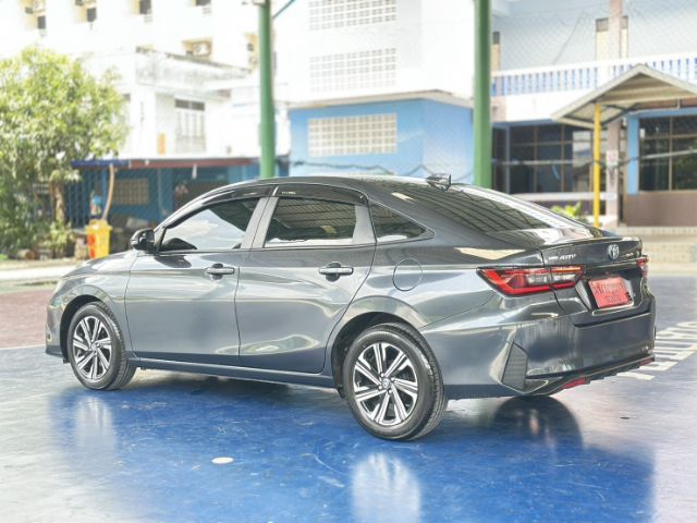 Toyota Yaris ATIV 2024 1.2 Smart Sedan เบนซิน ไม่ติดแก๊ส เกียร์อัตโนมัติ เทา รูปที่ 4