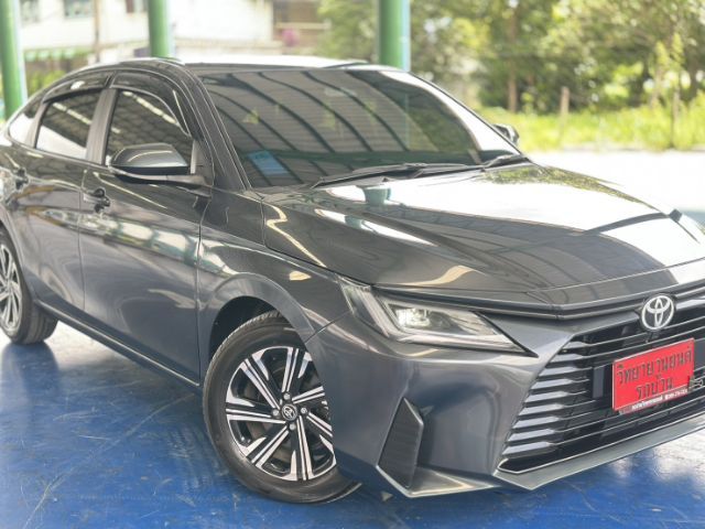 รถ Toyota Yaris ATIV 1.2 Smart สี เทา