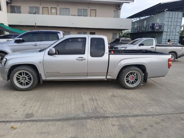 รถ Chevrolet Colorado 2.5 LS สี บรอนซ์เงิน