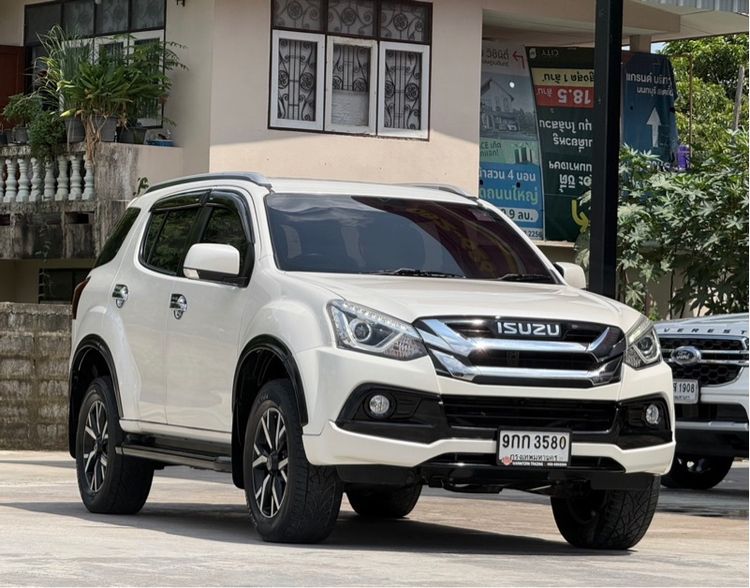 รถ Isuzu MU-X 1.9 สี ขาว