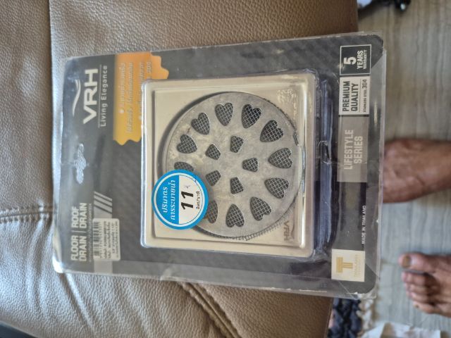 VRH. FLOOR DRAIN  AND MOYA SHOWER HEAD. MY 315HC
