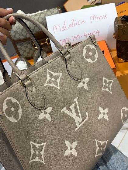 หญิง อื่นๆ อื่นๆ Louis Vuitton  LV Onthego size MM 