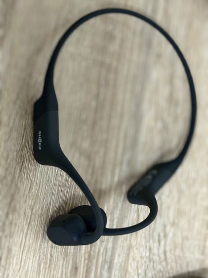 ￼Shokz OPENRUN หูฟังออกกำลังกายไร้สาย รุ่นระดับกลางยอดนิยม สวมใส่สบาย แบตอึด กันน้ำมาตรฐาน IP67 รับประกัน 2 ปี