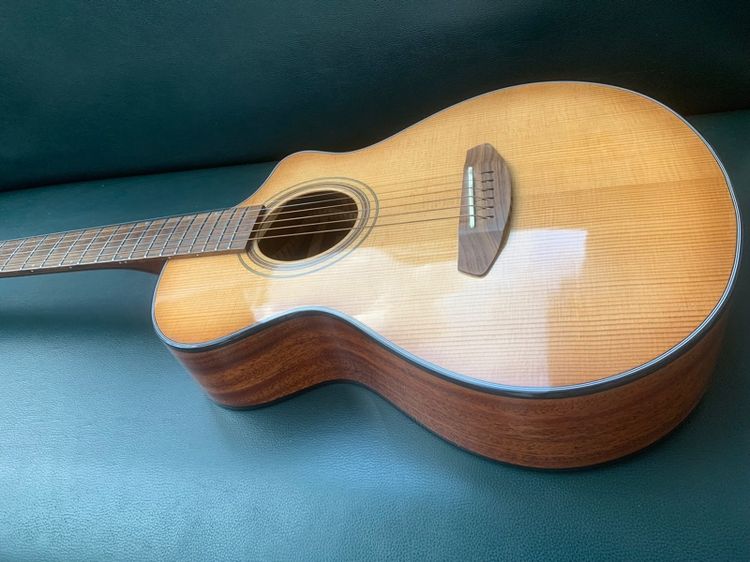 กีต้าร์ Breedlove ทรง Parlour “ALL SOLID” รูปที่ 4