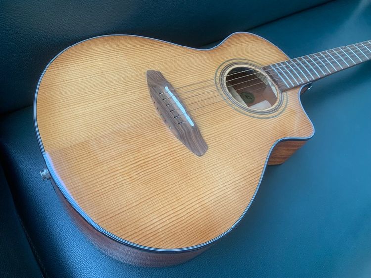 กีต้าร์ Breedlove ทรง Parlour “ALL SOLID” รูปที่ 2