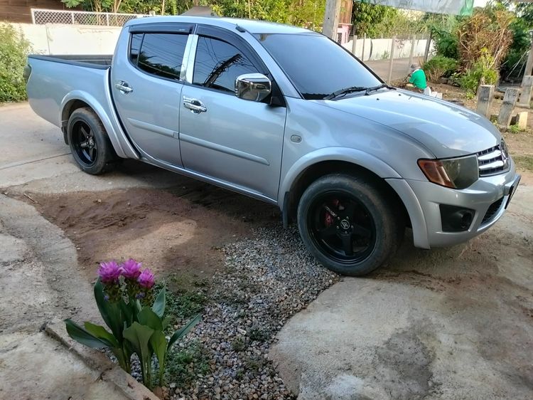 รถ Mitsubishi Triton 2.5 GL สี บรอนซ์เงิน