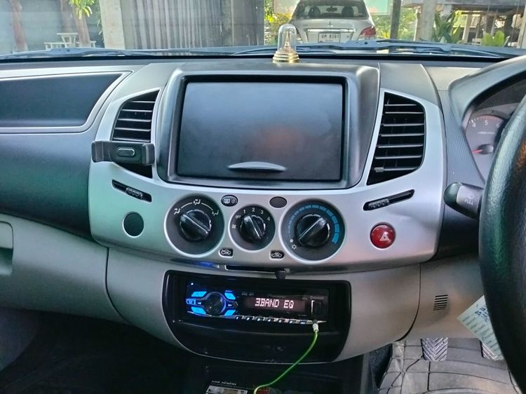 Mitsubishi Triton 2012 2.5 GL Pickup ดีเซล ไม่ติดแก๊ส เกียร์ธรรมดา บรอนซ์เงิน รูปที่ 4