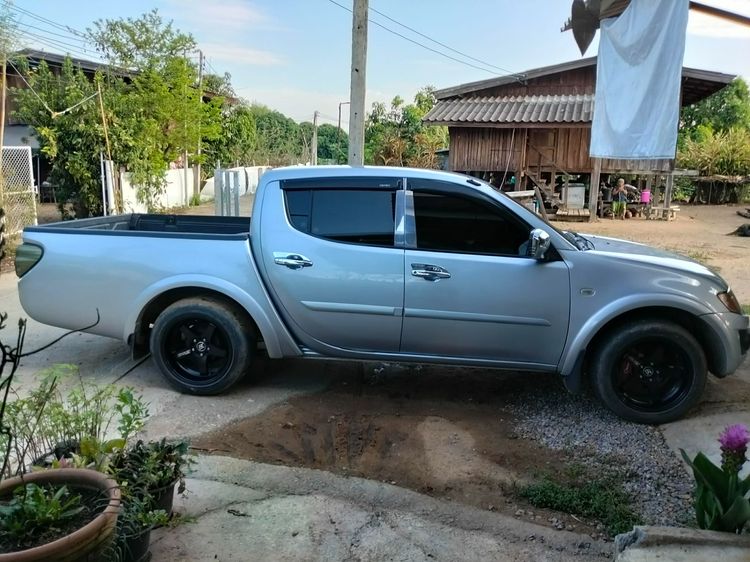 Mitsubishi Triton 2012 2.5 GL Pickup ดีเซล ไม่ติดแก๊ส เกียร์ธรรมดา บรอนซ์เงิน รูปที่ 2