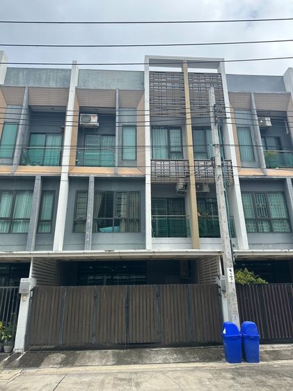 ขายด่วน บ้านทาวน์โฮม หมู่บ้านเดอะวิชั่น ซ.นวมินทร์ 85 ฟรีค่าโอน