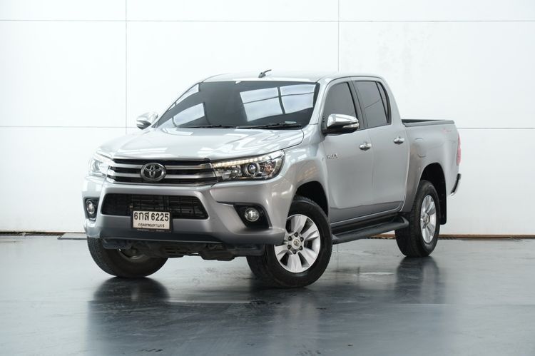 รถ Toyota Hilux Revo Double Cab 2.4 High Prerunner สี เทา