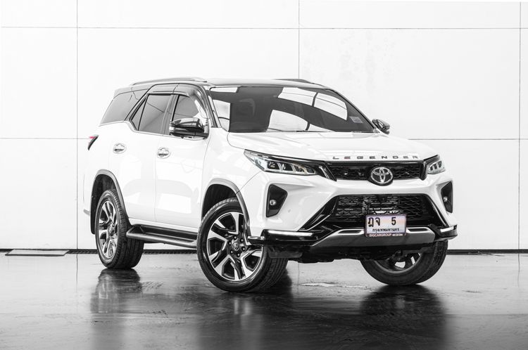 Toyota Fortuner 2021 2.8 Legender Black Top Utility-car ดีเซล ไม่ติดแก๊ส เกียร์อัตโนมัติ ขาว รูปที่ 2