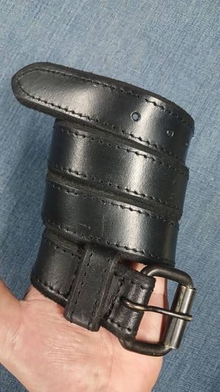 เข็มขัดหนังแท้ Oil Tanned Leather เอว 28 ถึง 34 กว้าง 1.4 ยาวรวมหัว 39.5 ทำจากหนังฟอกฝาดอัดน้ำมัน
หนังสวย สภาพหล่อ