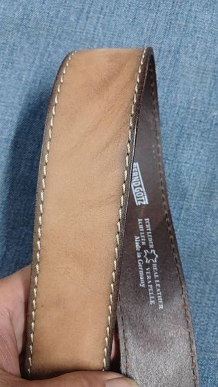 เข็มขัดหนังแท้ BERND GOTZ
made in Germany เอว 39 ถึง 43
กว้าง 1.4 ยาวรวมหัว 49 เอวเล็กถอดตัดสายได้ หนังสวย หล่อ รูปที่ 4