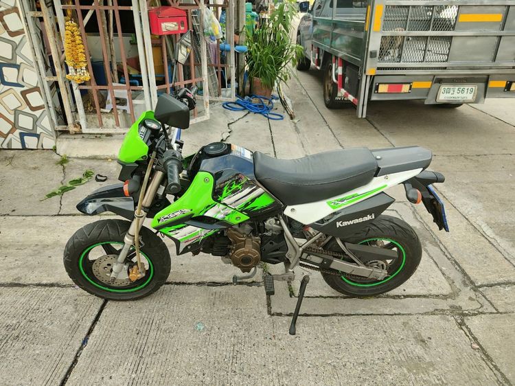 🛵ยังไงก็ขาย KSR ปี 56 เครื่องดี สีสวย สตาร์ทมือ รถบ้านพร้อมใช้งาน เปลี่ยนน้ำมันเครื่องฟรี ส่งฟรี30 กิโล รูปที่ 2