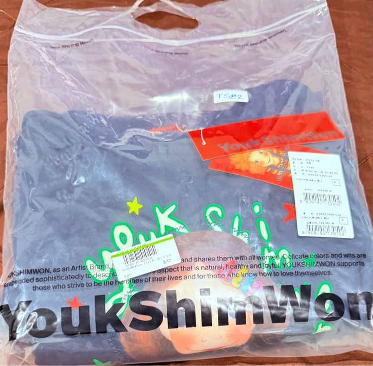 Dkny sweater ขนรุ่ยๆ สีดำ และ เสื้อ Youk Shim Won เ รูปที่ 2