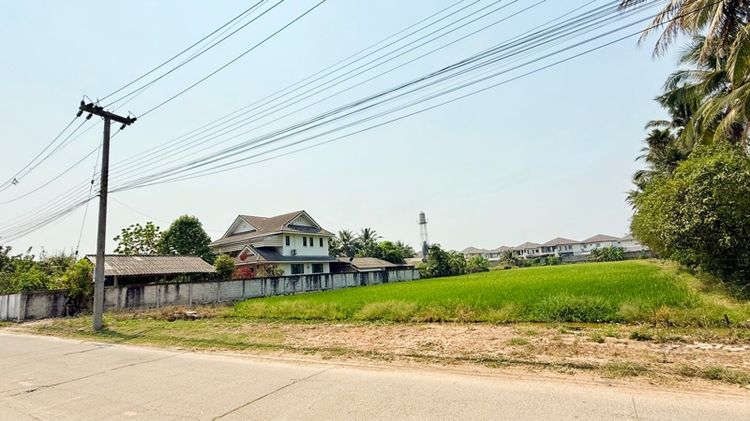 ไม่ใช่ ที่ดินแปลงสวย ใกล้ ม.แม่โจ้ อ.สันทราย จ.เชียงใหม่