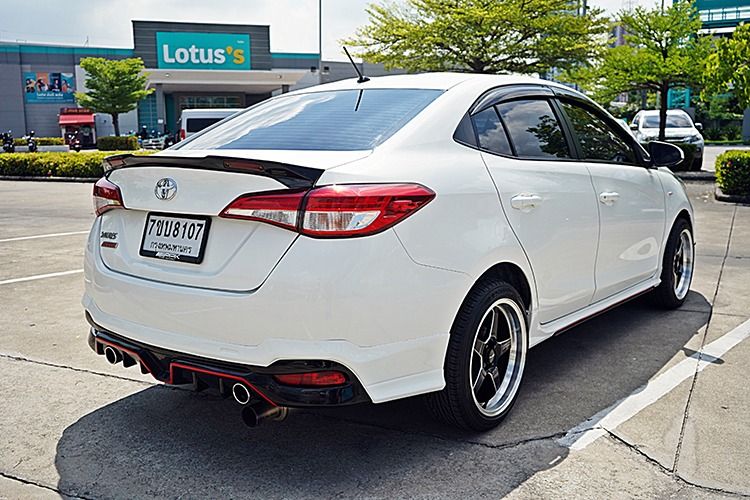 Toyota Yaris ATIV 2017 1.2 J Sedan เบนซิน ไม่ติดแก๊ส เกียร์อัตโนมัติ ขาว รูปที่ 4