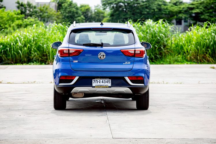 MG ZS 2017 1.5X+ Sunroof Sedan เบนซิน เกียร์อัตโนมัติ น้ำเงิน รูปที่ 4