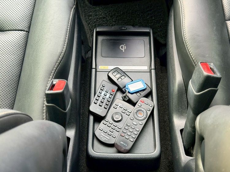 Toyota Esquire 2015 1.8 Hybrid Gi Utility-car ไฮบริด ไม่ติดแก๊ส เกียร์อัตโนมัติ ดำ รูปที่ 3