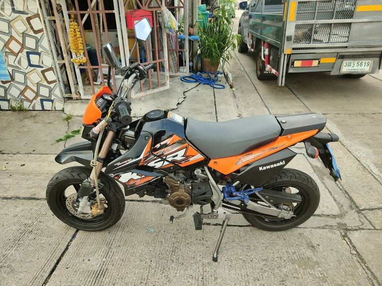 🛵ยังไงก็ขาย KSR ปี 58 เครื่องดี สีสวย สตาร์ทมือ รถบ้านพร้อมใช้งาน เปลี่ยนน้ำมันเครื่องฟรี ส่งฟรี30 กิโล รูปที่ 2