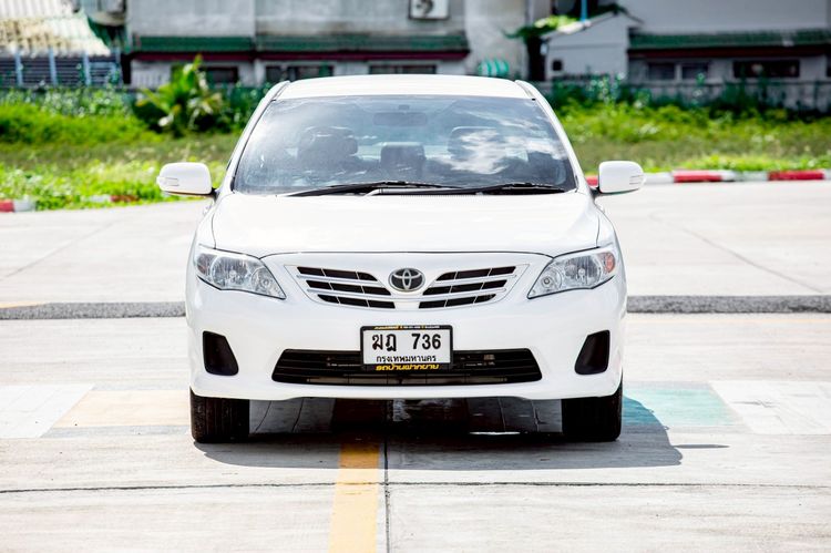 Toyota Altis 2012 1.8 E Sedan เบนซิน เกียร์อัตโนมัติ ขาว รูปที่ 2