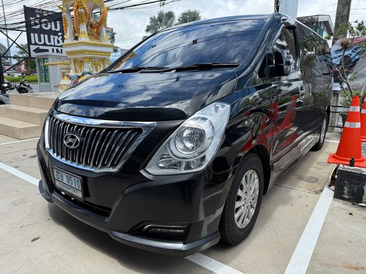 รถ Hyundai H-1  2.5 Elite Plus สี ดำ