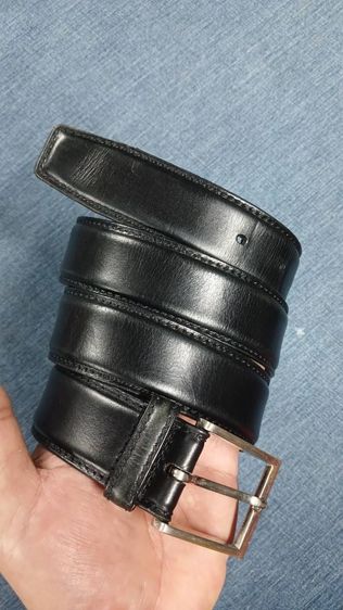 เข็มขัดหนังแท้ MAGNANNI
made in Spain เอว 34 ถึง 38
กว้าง 1.3 ยาวรวมหัว 43.8
แบรนด์แพง หนังสวย มีรอยตามใช้