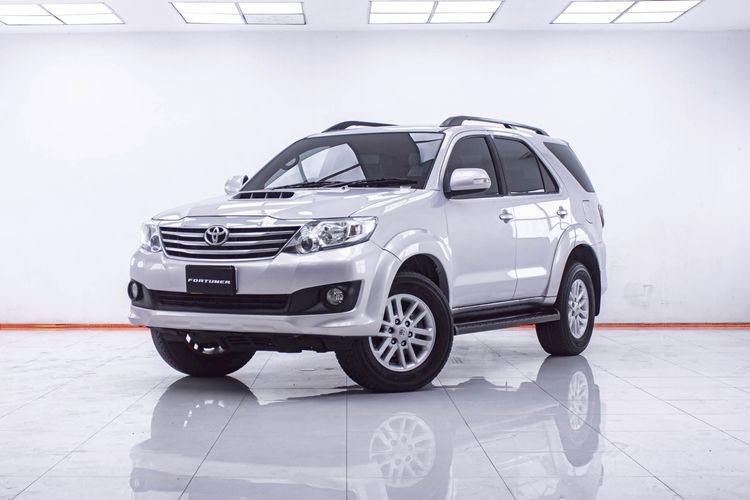 Toyota Fortuner 2013 3.0 V Utility-car ดีเซล ไม่ติดแก๊ส เกียร์อัตโนมัติ เทา