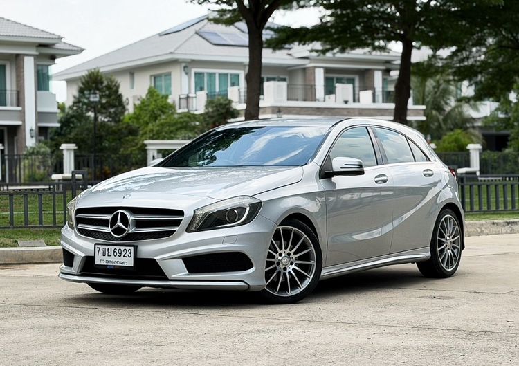 รถ Mercedes-Benz A-Class A180 สี เทา