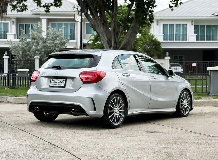 Mercedes-Benz A-Class 2015 A180 Sedan เบนซิน ไม่ติดแก๊ส เกียร์อัตโนมัติ เทา รูปที่ 4