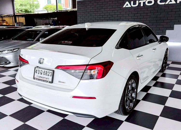 Honda Civic 2023 2.0 eHEV EL+ Sedan ไฮบริด ไม่ติดแก๊ส เกียร์อัตโนมัติ ขาว รูปที่ 4