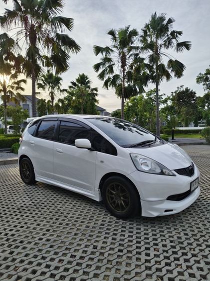 Honda Jazz 2009 1.5 V i-VTEC Sedan เบนซิน ไม่ติดแก๊ส เกียร์อัตโนมัติ ขาว รูปที่ 4