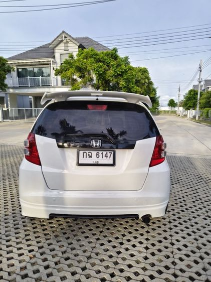 Honda Jazz 2009 1.5 V i-VTEC Sedan เบนซิน ไม่ติดแก๊ส เกียร์อัตโนมัติ ขาว รูปที่ 2