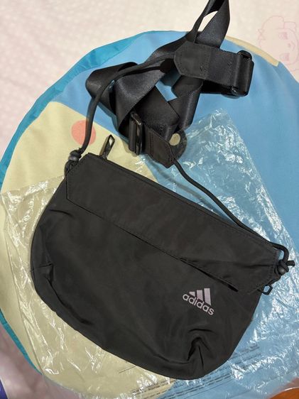 ไม่ระบุ ดำ โพลีเอสเตอร์ Adidas กระเป๋า