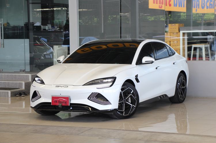 รถ BYD Seal Performance AWD สี ขาว
