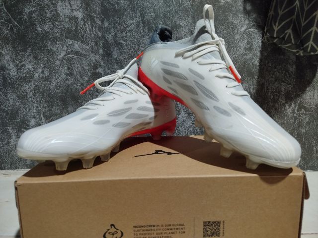 รองเท้าสตั๊ด adidas X Speedflow.2 HG AG
รองท็อปสายสปีด
Size : 42 หรือ 265
  รูปที่ 2