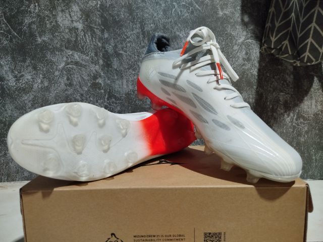 รองเท้าสตั๊ด adidas X Speedflow.2 HG AG
รองท็อปสายสปีด
Size : 42 หรือ 265
  รูปที่ 3