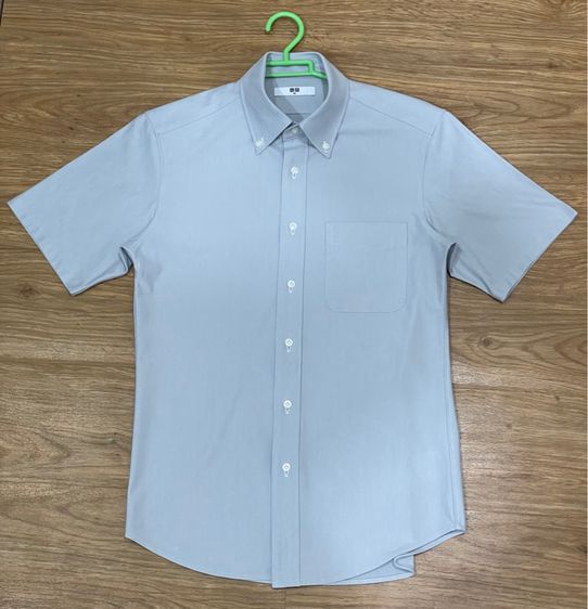 เสื้อเชิ้ตแขนสั้น แบรนด์ Uniqlo มือสอง