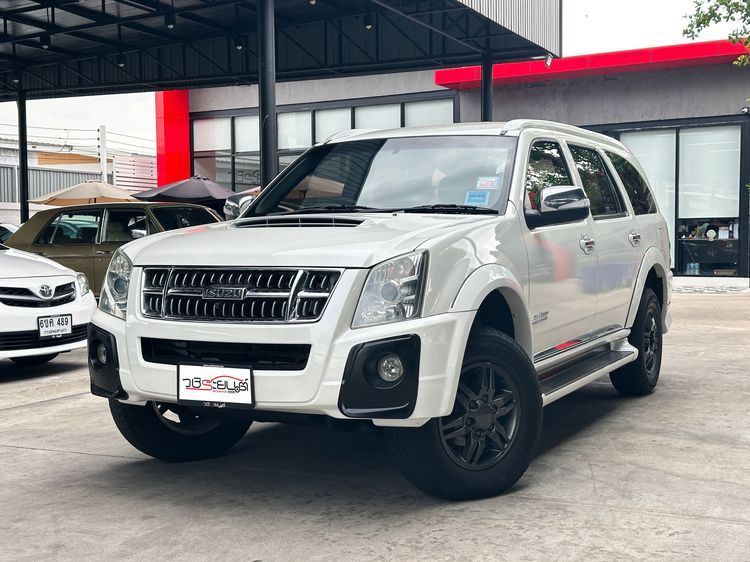 รถ Isuzu MU-7 3.0 Choiz สี ขาว