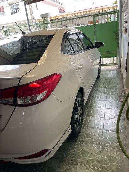 Toyota Yaris ATIV 2017 1.2 E เบนซิน ไม่ติดแก๊ส เกียร์อัตโนมัติ ขาว รูปที่ 2