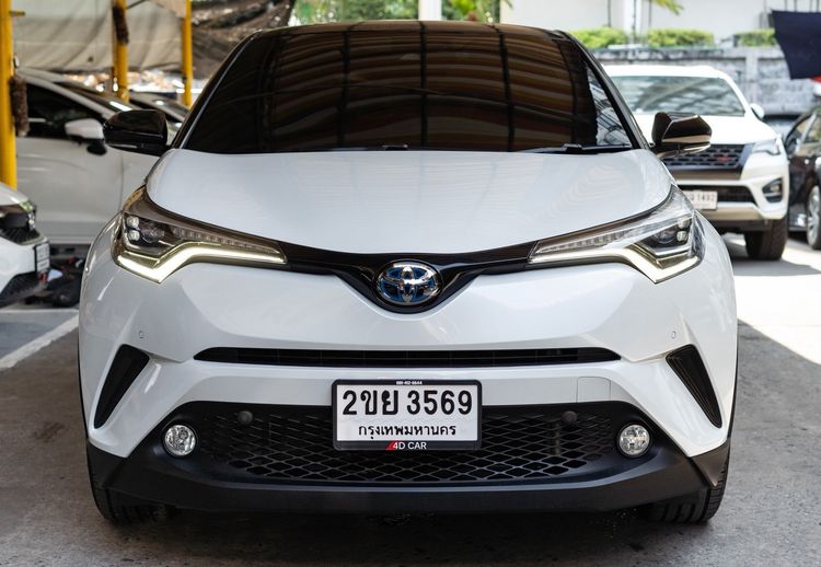 Toyota C-HR 2022 1.8 Hybrid Premium Safety Utility-car ไฮบริด ไม่ติดแก๊ส เกียร์อัตโนมัติ ขาว รูปที่ 2